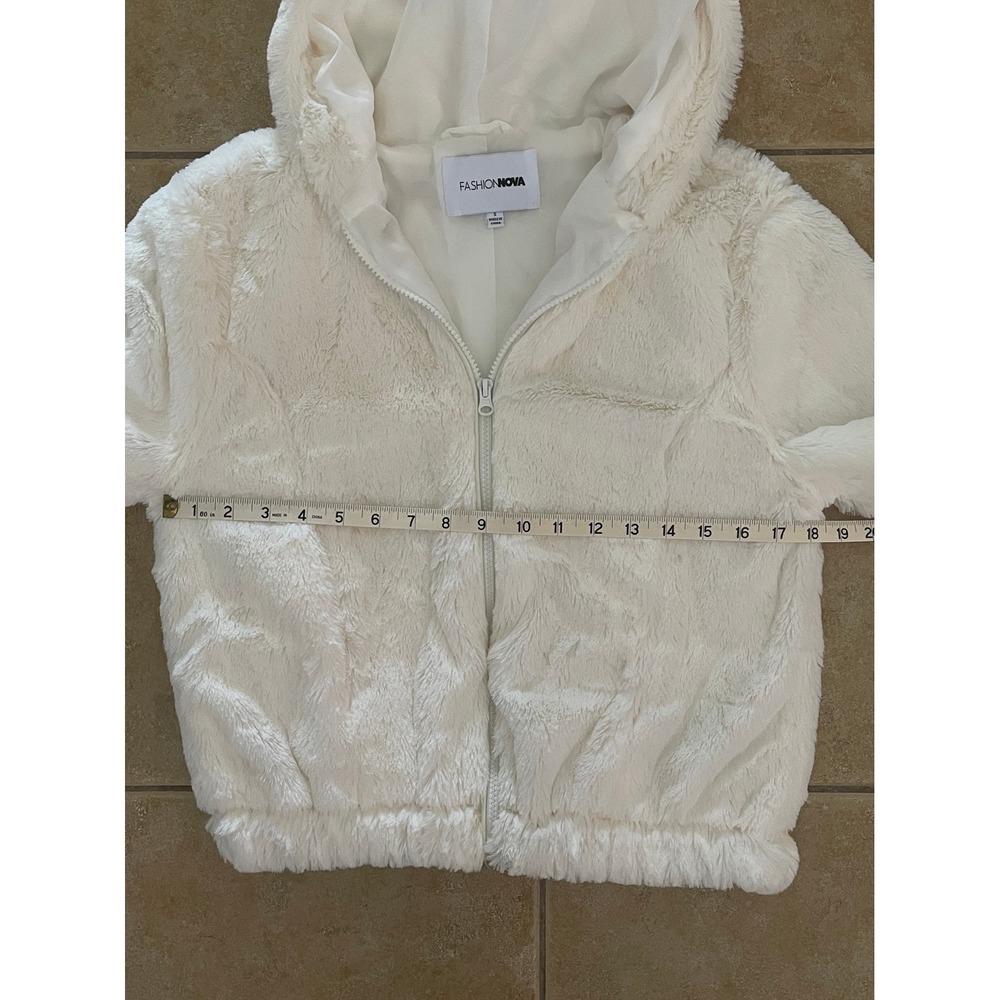 White Faux Fur Hooded Zip Up Cropped Jacket Size Small - Picture 7 of 9